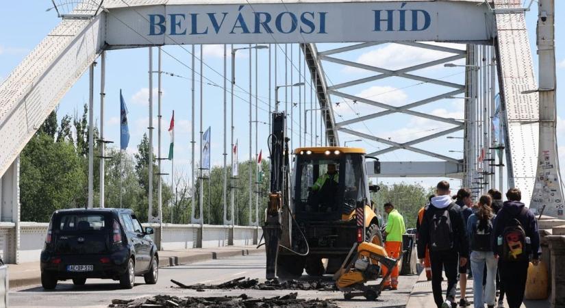 Most mindenkinek oda kell figyelnie: torlódásokra kell számítani a Belvárosi hídon