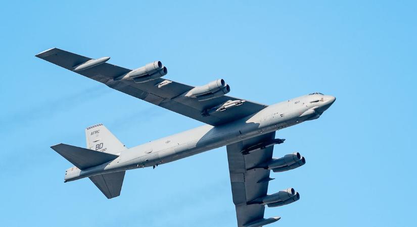Milliárdokat költenek egy 65 éves bombázóra