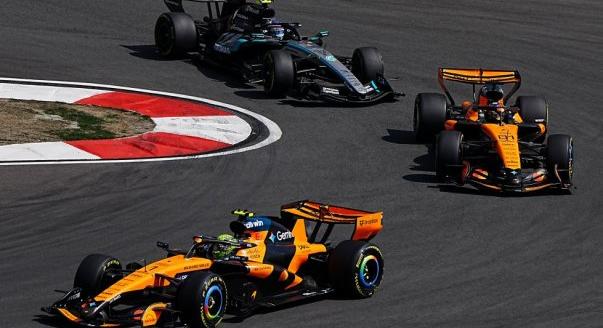 Nem tett le a vb-címvédésről a McLaren