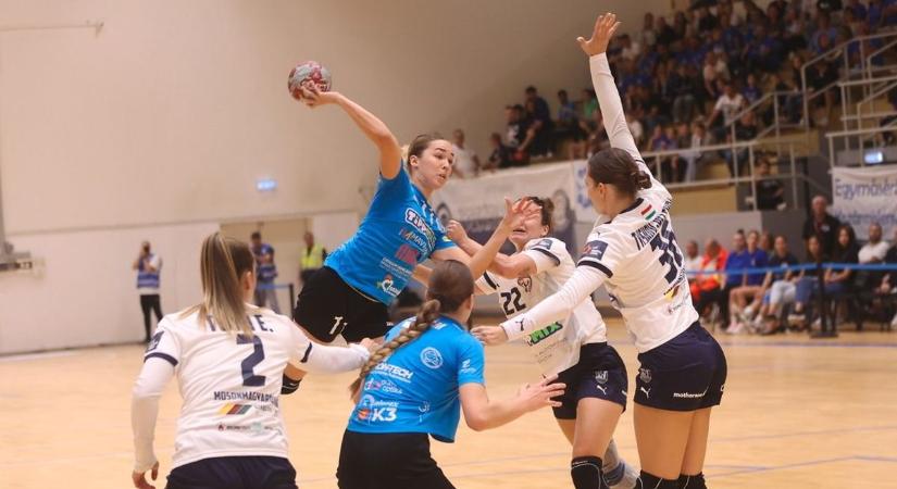 Négyen is új szerződést írtak alá