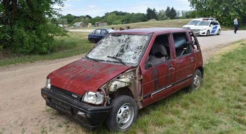 Ilyet még nem láttál: széthulló ronccsal próbált menekülni a rendőrök elől egy 15 éves fiú