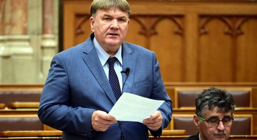 Lemondatná elnöki tisztségéről a fideszes Szűcs Lajost az országos horgászszövetség választmánya