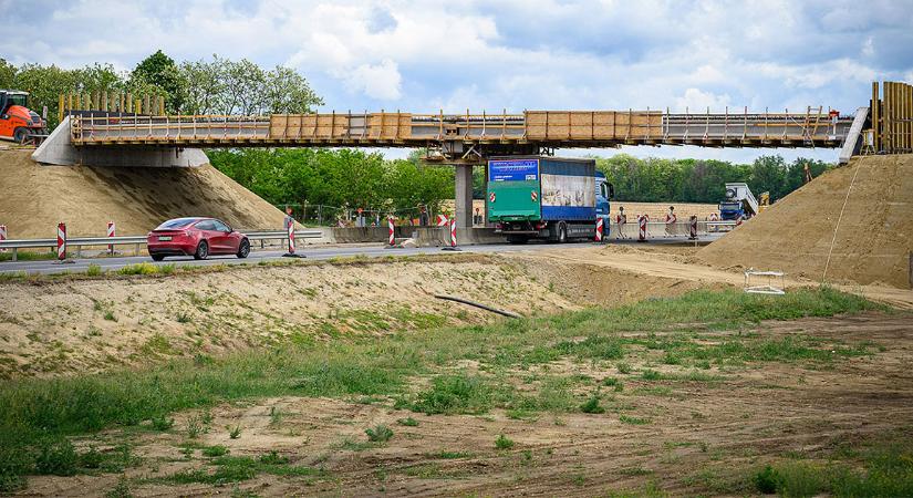 A Böszörményi út és Józsa forgalmának csökkenését hozhatja ez az útfejlesztés – fotókkal, videóval