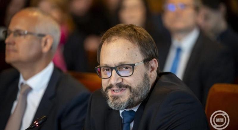 Kármán András: újra szélesebb körben választható lesz a kata, módosul a vállalati adókedvezmények „szövevényes rendszere”