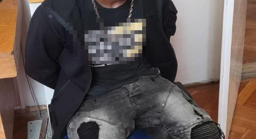Szinte egész Jászladányt kiürítette a megrögzött helyi tolvaj, ezek a lámpák voltak a kedvencei