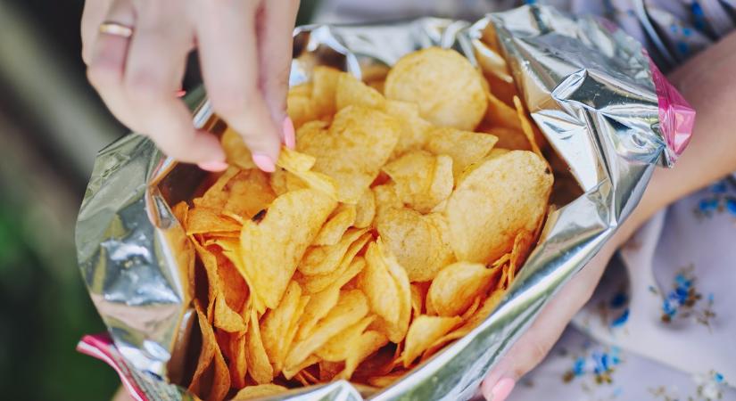 Brutális chipsmaratont tartott a fiatal nő: ez lett a nem mindennapi kihívás eredménye