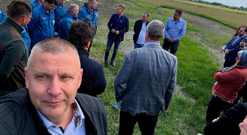 Kiderült, mi történik a kormányülés előtt: a pusztából jelentkezett be Ruszin-Szendi Romulusz – fotó