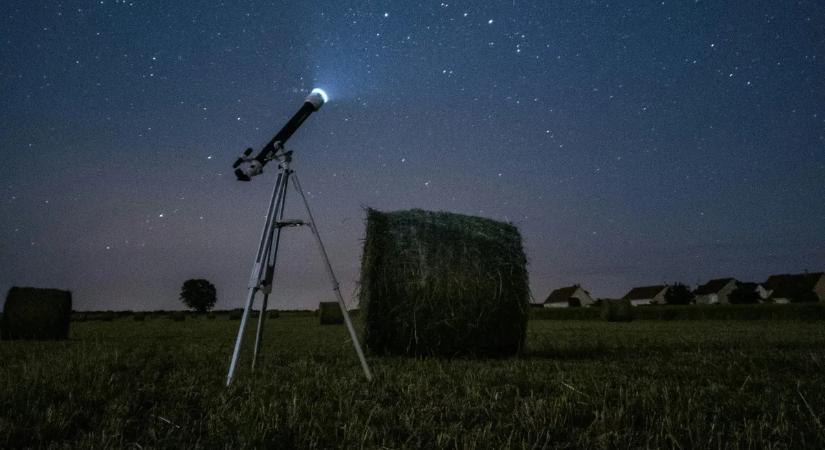 Különleges égi jelenség lesz látható az esti égbolton: L betűt formáz a Hold és a Jupiter