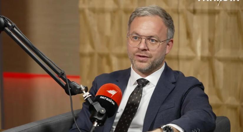 Orbán Balázs: Tegyünk úgy, mintha egy normális, civilizált országban lennénk
