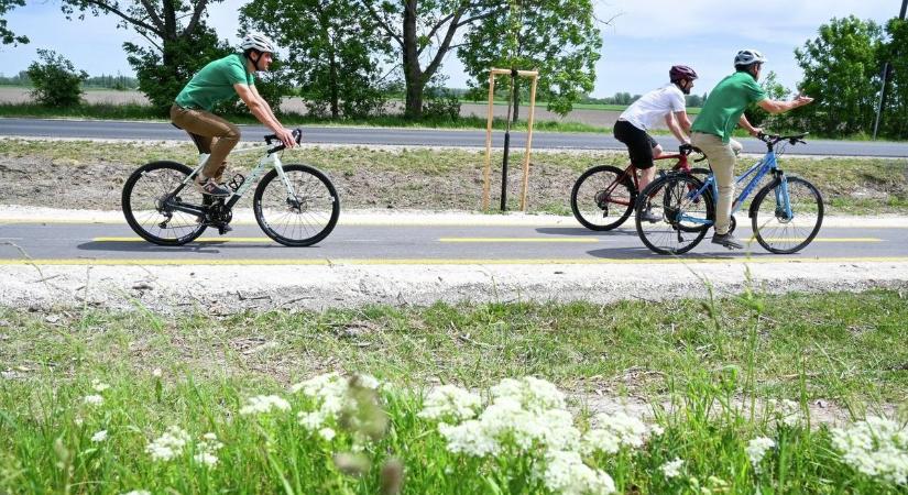 Tömény bringás öröm földön, vízen át: Debrecentől Grazig tekerhetünk az új kerékpárúton