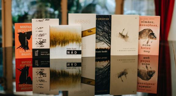 Az köti össze ezeket a könyveket, hogy segítenek élni – az Esterházy Irodalmi Díj eseményén jártunk