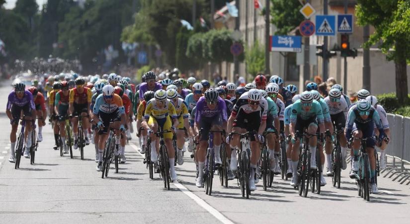 Hatalmas tömegbukással kezdődött az idei Tour de Hongrie