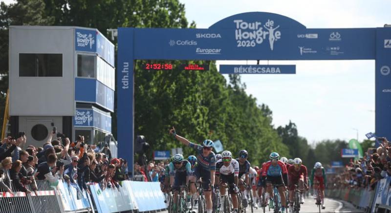 Tour de Hongrie 2026: a paprformnak megfelelen Tim Merlier nyerte a nyitnyt, Krpti Blint top 10-ben!