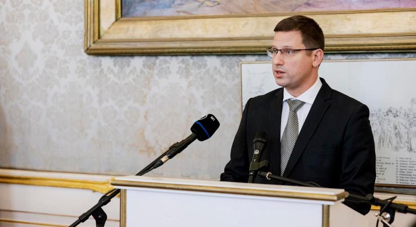 Gulyás Gergely: a köztársasági elnök megalázása, fenyegetése, lemondásra kényszerítése ellentétes mindazzal, amit az új kormány a jogállamról mondott