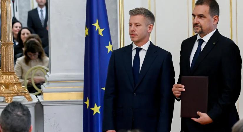 Belső vizsgálat indul, miután Sulyok Tamás államfő egyik képen sem látszik az MTI képein a miniszteri kinevezésen