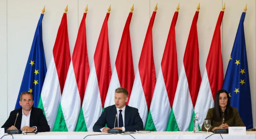 Magyar Péter hamarosan elmondja, miről döntöttek az első kormányülésen Ópusztaszeren