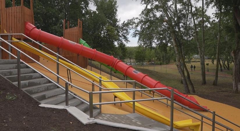 Elkészült a csúszdapark, pénteken avatják fel
