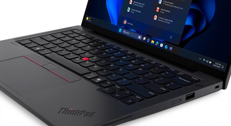 Kevesebb mint 1 kg-ot nyom a Lenovo új laptopja