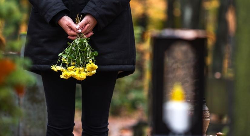 Ezek a legbizarrabb temetkezési szokások a világon: hidegrázós, hogy egyes helyeken mit tesznek a holtakkal