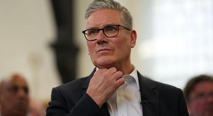 Megrendült a bizalom, nekimennek a brit miniszterelnöknek