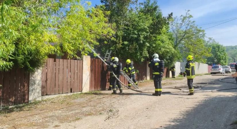 Döbbenet: szándékosan gyújtogattak Biatorbágyon, imádkoznak a férfi életéért