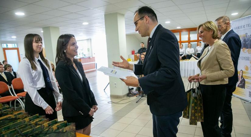 Büszke lehet rájuk Kecskemét: az ország legjobbjai közé kerültek ezek a diákok  fotók