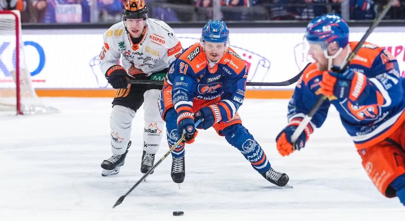 Galló Vilmos ezüstérmes a finn jégkorongélvonalban