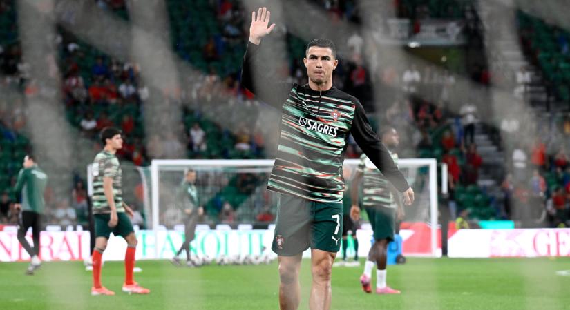Ledobta a textilt Cristiano Ronaldo felesége - Fotó