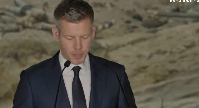 A Magyar-kormány első sajtótájékoztatója Ópusztaszeren, a Feszty-körkép előtt