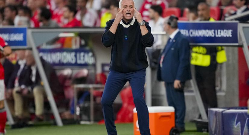 Mourinho visszatéréséhez még két fontos döntés kell, Lewandowski meglepő helyen köthet ki - külföldi körkép