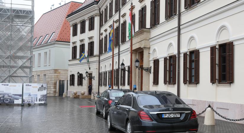 Orbán csak kölcsönzött, Kövér László viszont el is vette a műtárgyakat a múzeumoktól, van olyan is, amit máig nem találnak