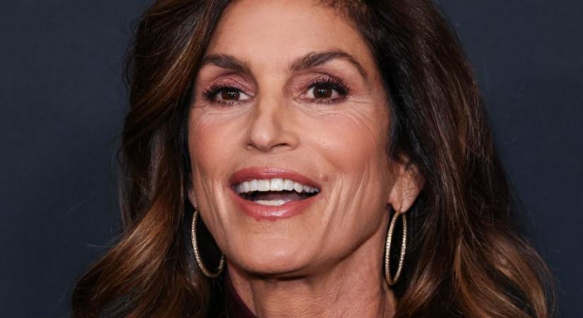Cindy Crawford kertje miatt most mindenki skandináv tűzrakót akar
