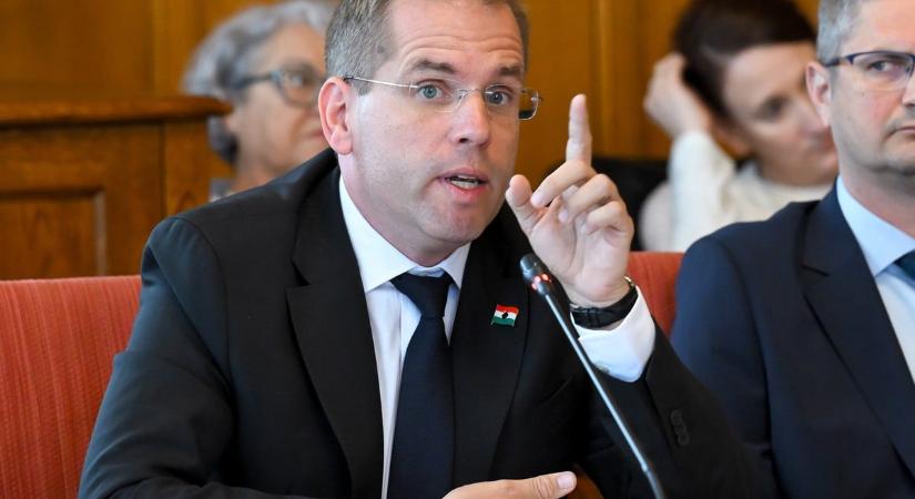 Ruff Bálint lerántotta a leplet Orbán Viktor titokzatos 6 törvényéről