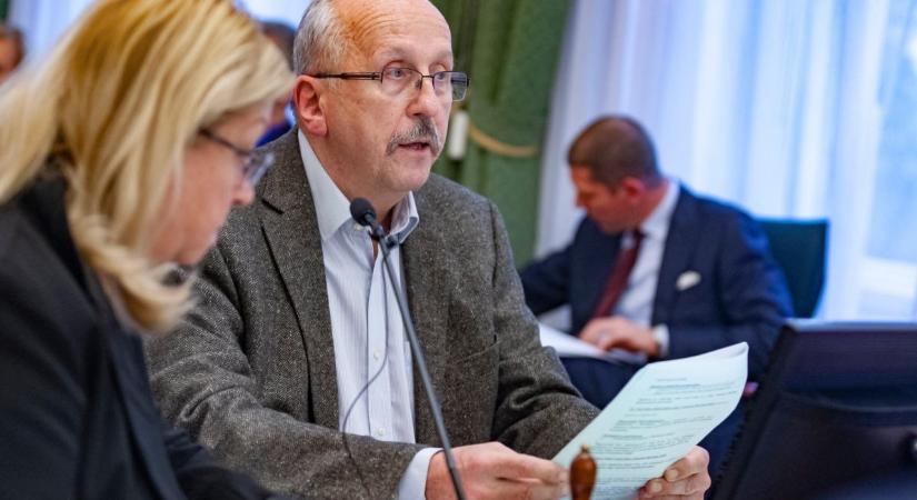 Kilép a DK-ból Niedermüller Péter