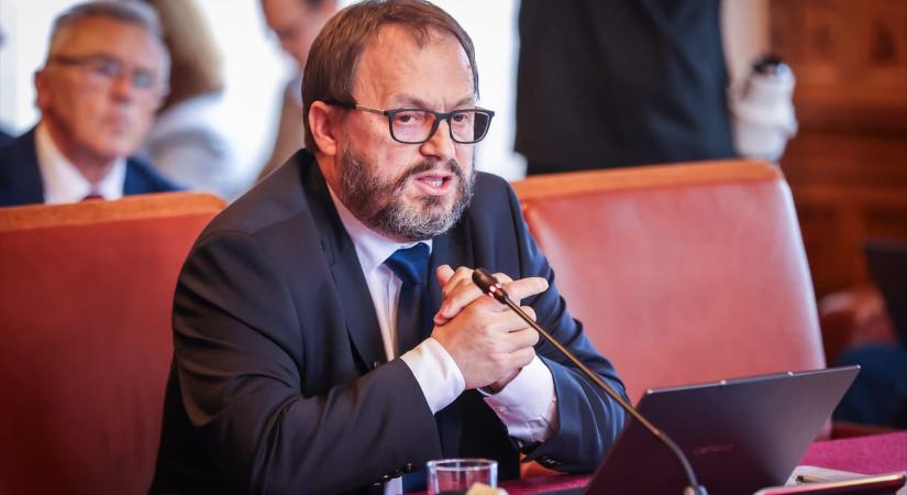 A kormány minimum időt nyerne, ha bekopogna euró előszobájába