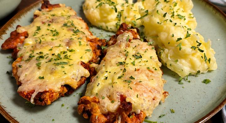 Palermói sajtos csirkemell: szaftos, tepsis recept