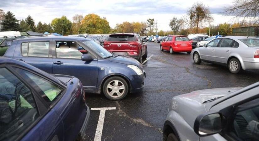 Új parkoló építése kezdődik a belvárosban