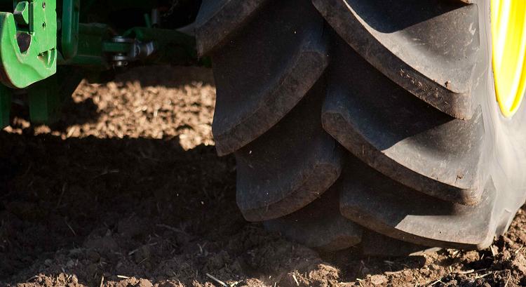 A Bridgestone új, extra nagyméretű mezőgazdasági gumiabroncsokat dob piacra