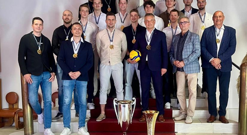 Negyedszer is bajnok a komáromi röplabdacsapat