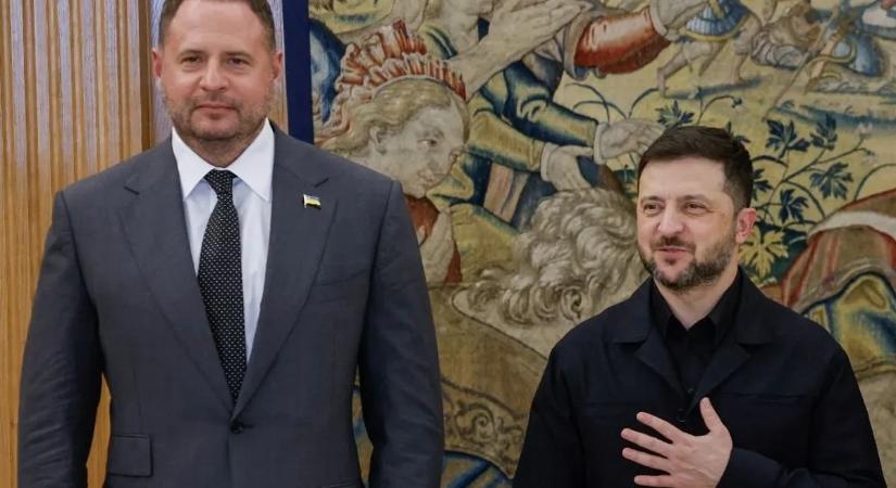Zelenszkij volt jobbkezét bilincsben vitték el – videó