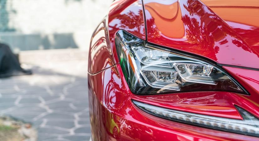 Egyre fiatalabb és drágább autók kerülnek a piacra