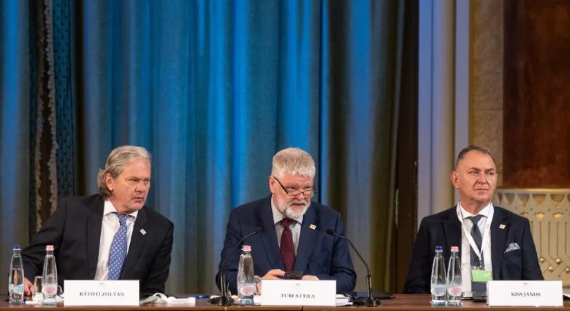 Kiakadt a szakma, hogy Tarr Zoltán az Orbán-rendszer kulturális csúcstestületét, a Magyar Művészeti Akadémiát kérte fel egyeztetésre