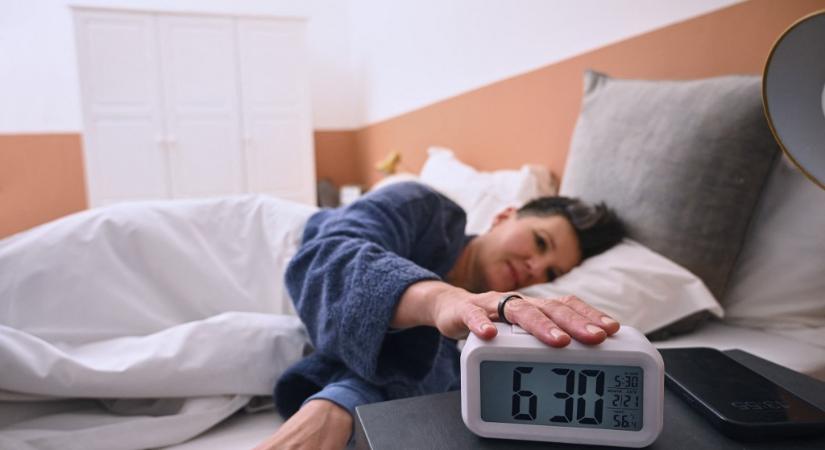 Napi hat-nyolc óra alvás az ideális, ha lassabban akarunk öregedni