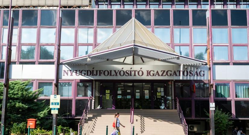 Nyugdíj: baj lehet, ha valaki nem őrzi meg a TB-kiskönyvét, hiába vezették ki