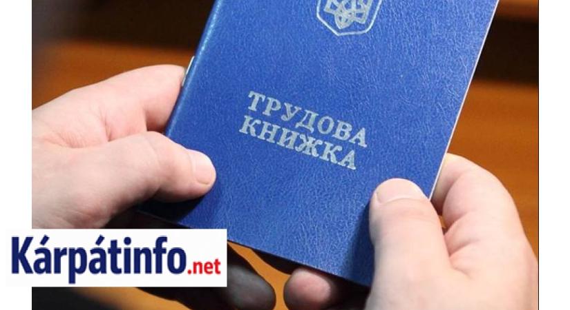 Fontos határidő Ukrajnában: digitalizálni kell a munkakönyveket
