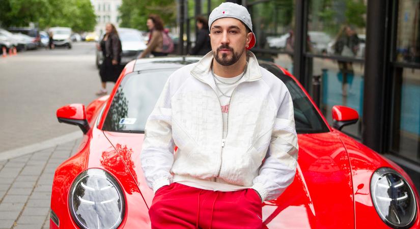 „Sokáig nehéz volt összeegyeztetni azt a karaktert, aki a színpadon van, azzal, aki a hétköznapokban vagyok” – interjú KKevinnel