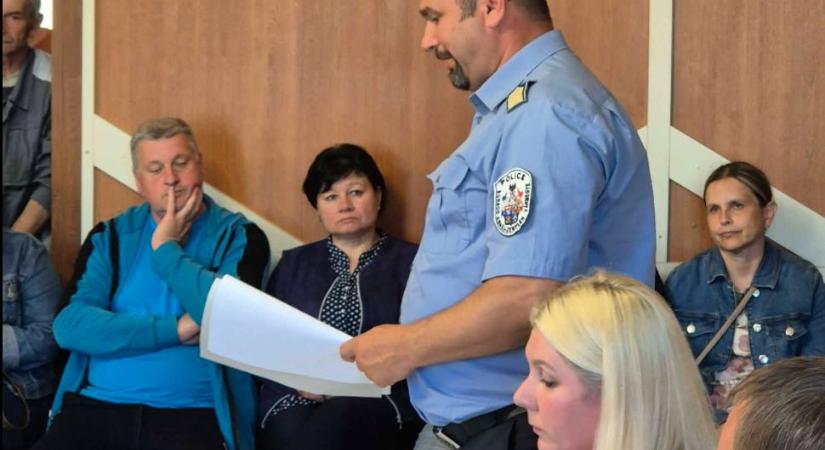 Fiatalkorú késelt Serényfalván