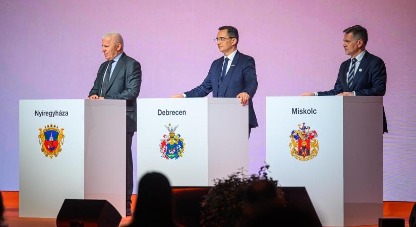 Együttműködés a kormánnyal és egymással: Debrecen, Miskolc és Nyíregyháza polgármesterei beszéltek a jövőről – fotókkal