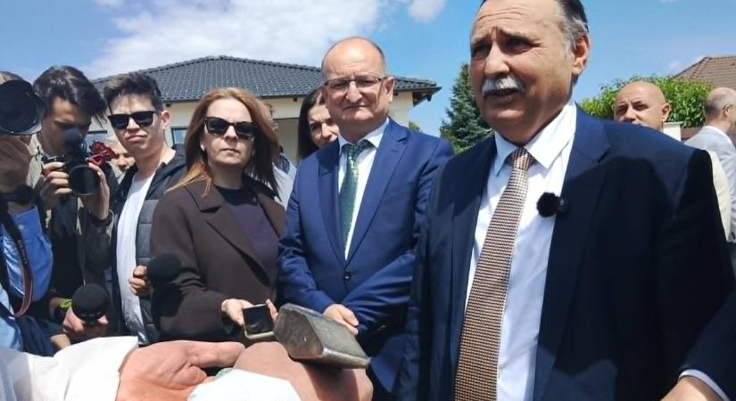 Az azbesztbotrány helyszínére vezetett Gajdos László első útja: "Ez nem maradhat következmények nélkül!"