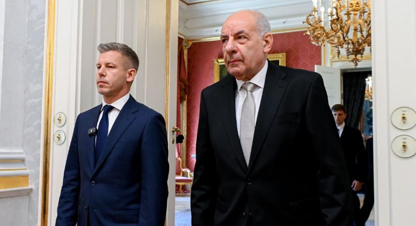 Elismerte az MTI: levágták Sulyok Tamás államfőt a fotókról